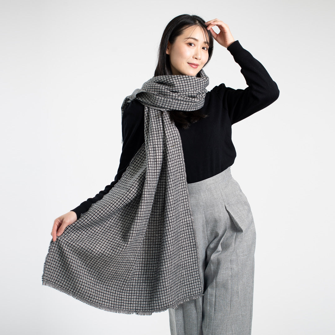 Indian Yak wool Scarf - Black and White Check