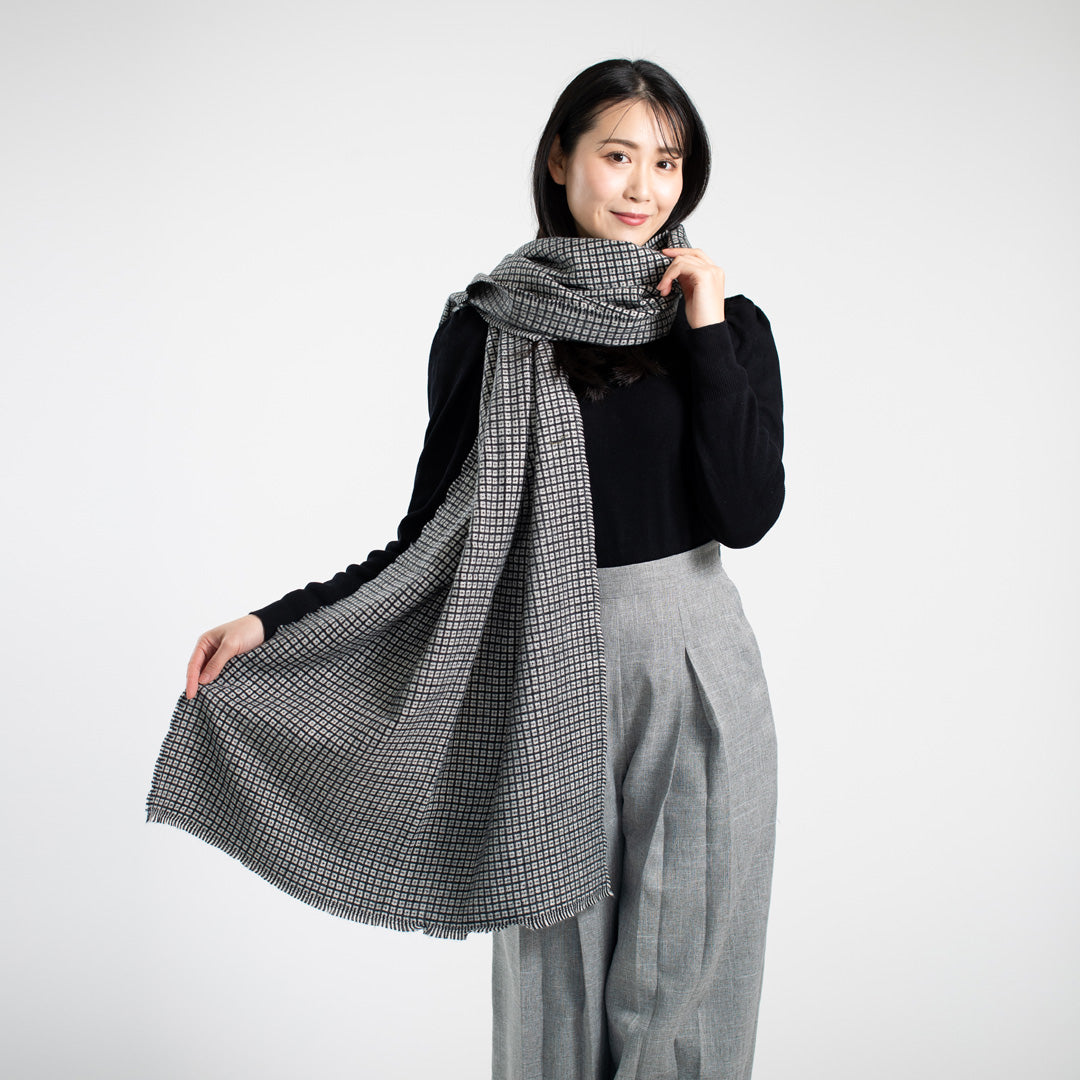 Indian Yak wool Scarf - Black and White Check