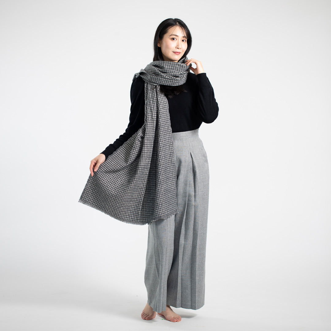 Indian Yak wool Scarf - Black and White Check