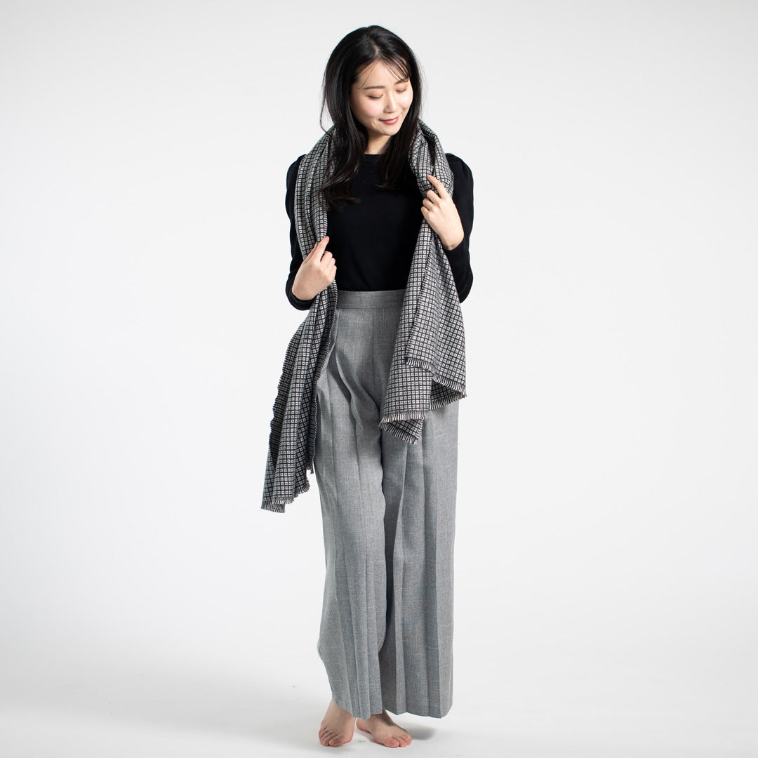 Indian Yak wool Scarf - Black and White Check