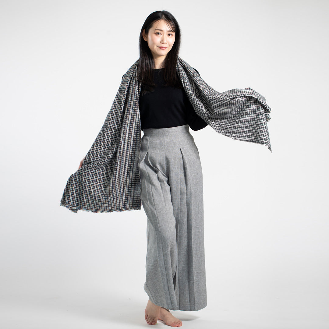 Indian Yak wool Scarf - Black and White Check