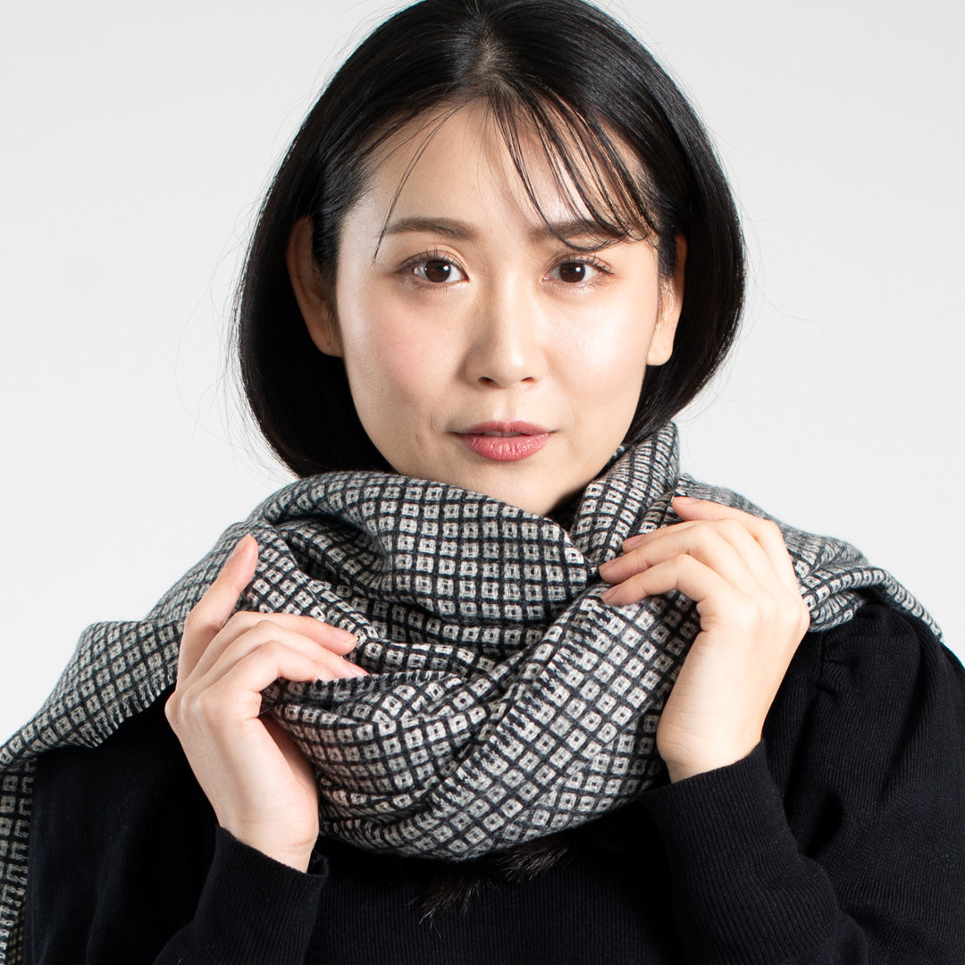 Indian Yak wool Scarf - Black and White Check