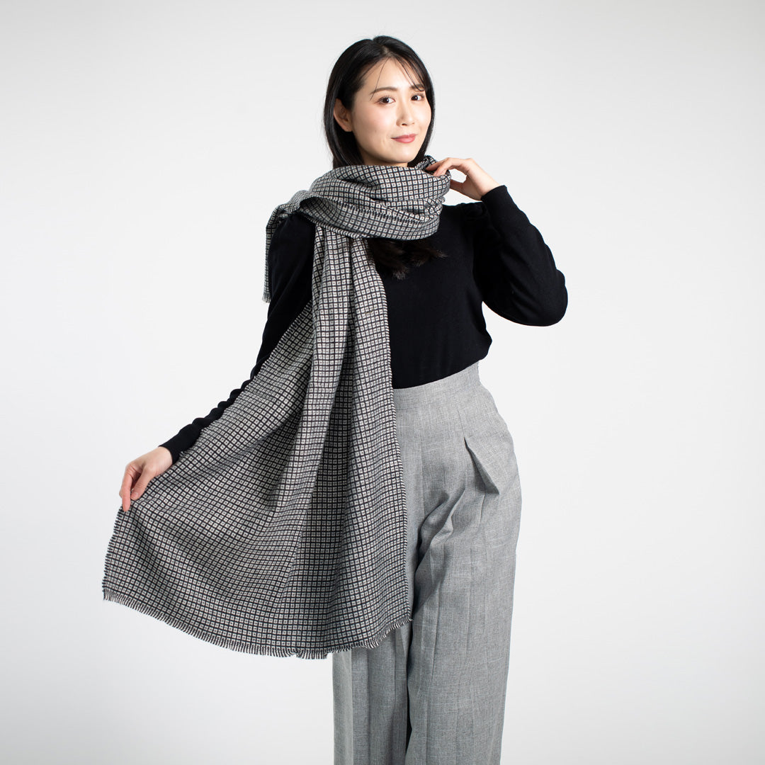 Indian Yak wool Scarf - Black and White Check