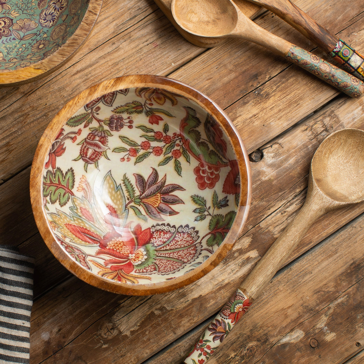 Wooden bowl with spoon (C)